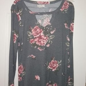 Maurices SZ L Gray Floral Ribbed Round Key hole Neck Long Sleeve Sweater